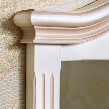 Photo of mirror details Victoria from series of furniture Voyage