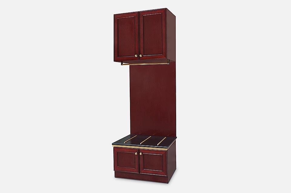 Mezzanine with hanger and luggage stand &mdash; mahogany